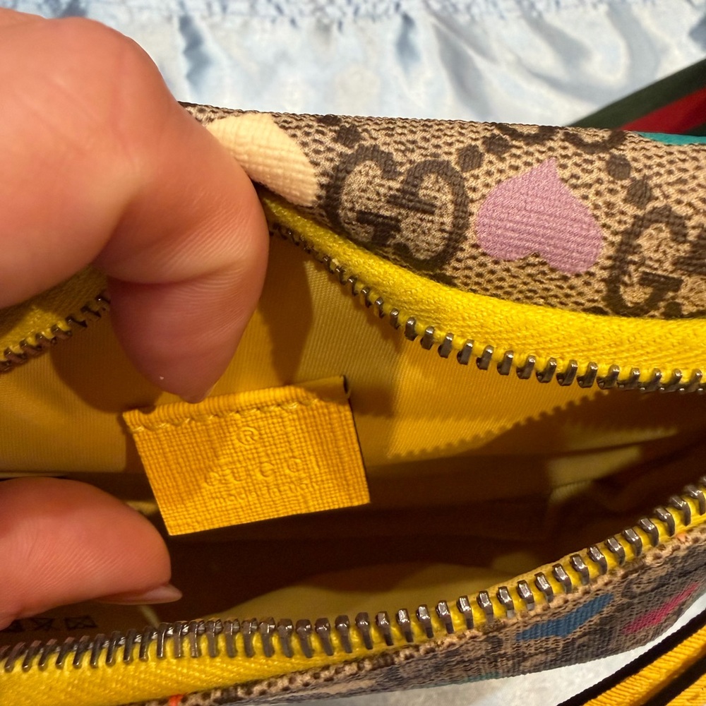 Gucci Multicolor Heart Print Crossbody Bag - Picture 6 of 13